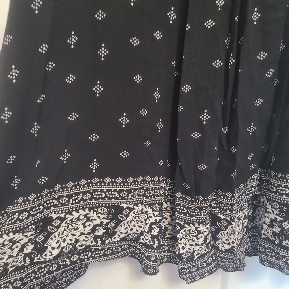 Small bohemian dress black and white - Picture 3 of 7